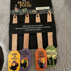 Disney hocus pocus spatula set brand new